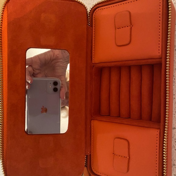 Perfect travel case for earrings bracelets and necklaces and you are ready Togo - Picture 2 of 4